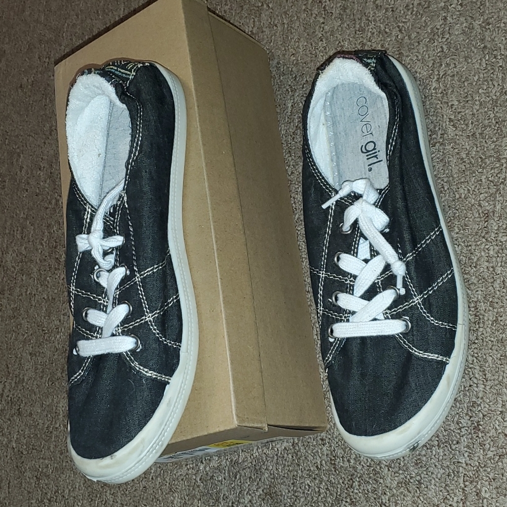 8.5 wide slide on sneakers